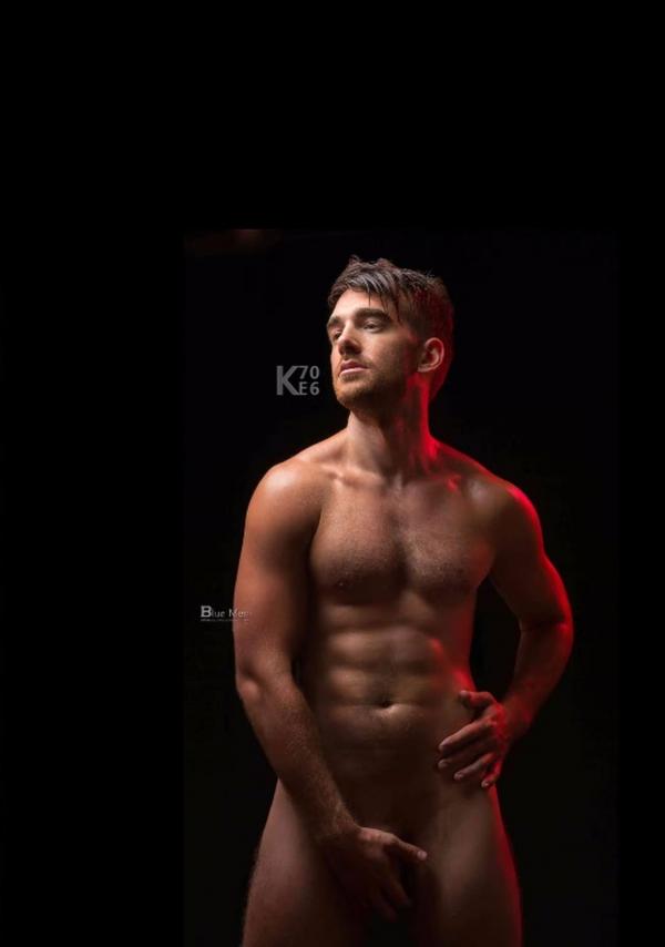 Whoseman-12-芬達Maxime譜出的異國情慾